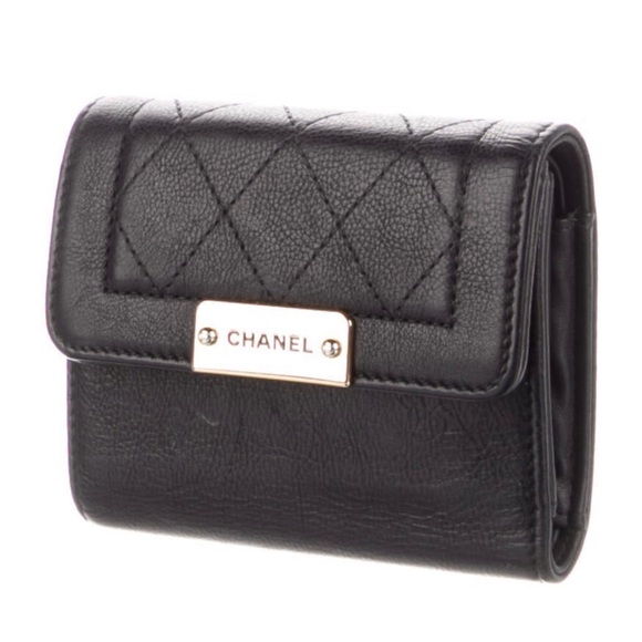 Chanel Quilted Pattern Compact Wallet - Picture 2 of 4